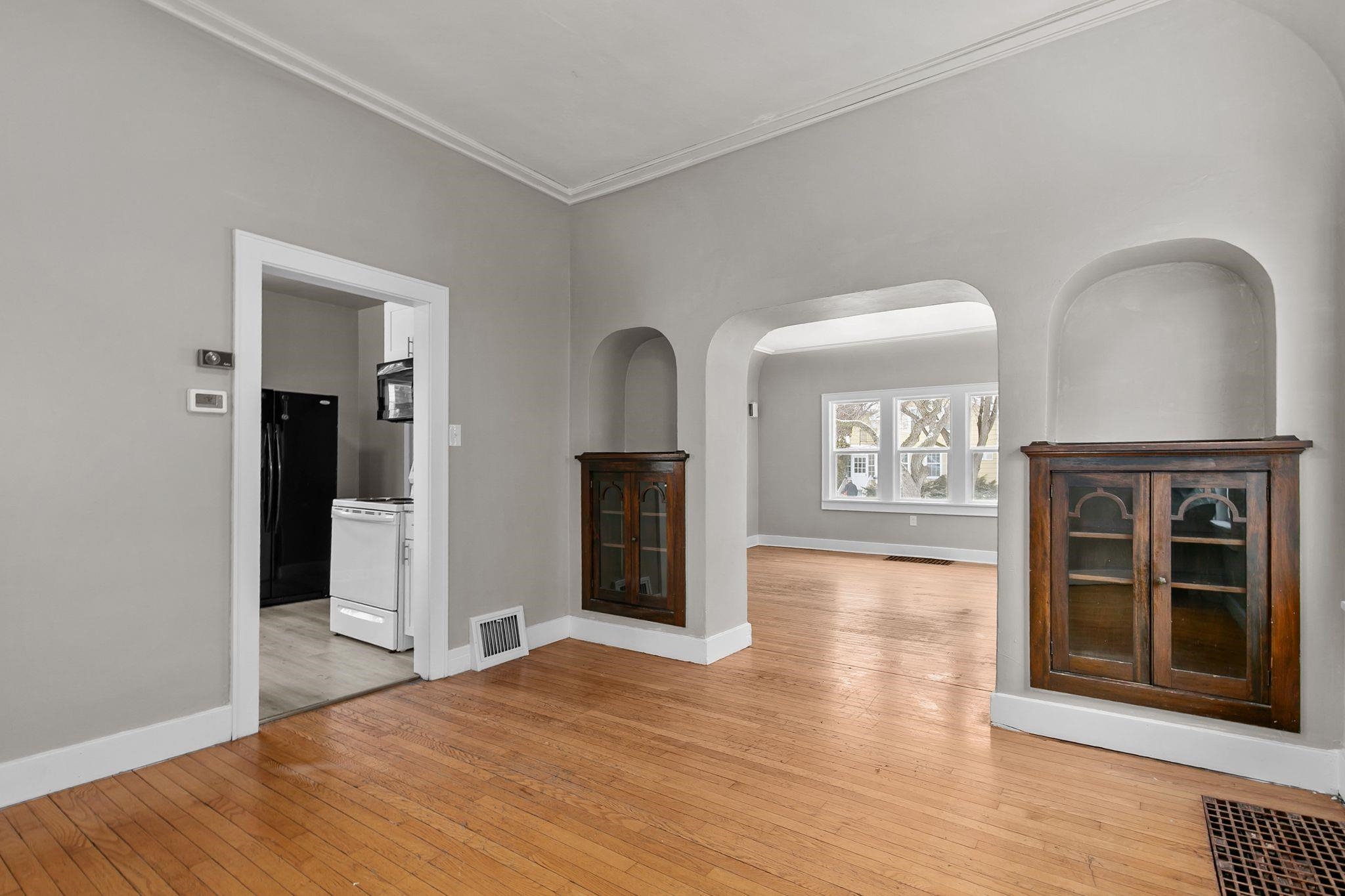 1014 Stuart Street Green Bay, WI 54301 - Photo 9 of 28