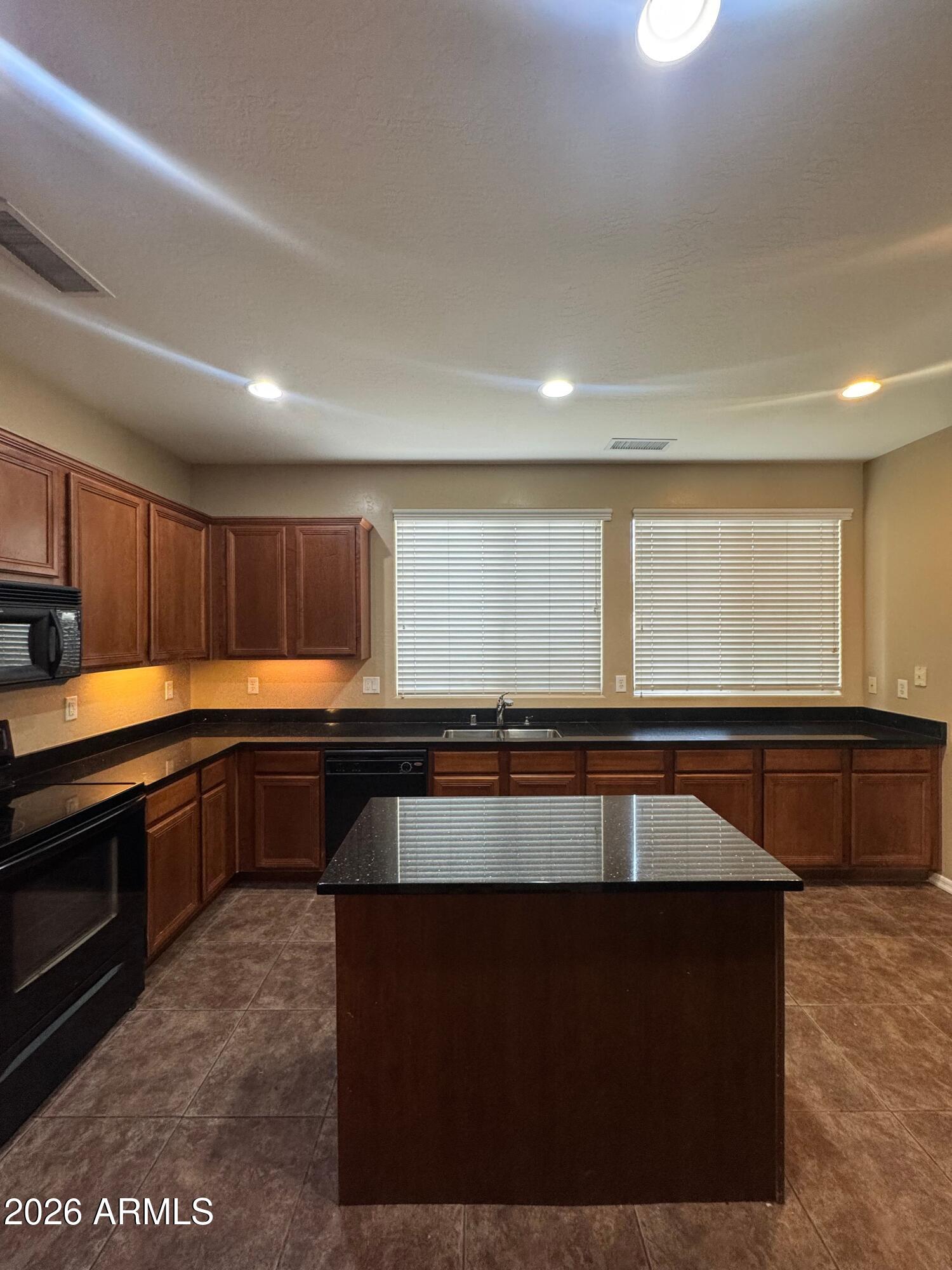 3432 West Florimond Road Phoenix, AZ 85086 - Photo 3 of 14 IMG_1831