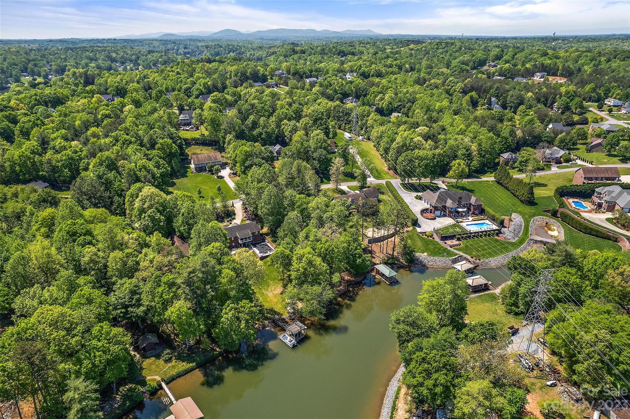 6730 Waterfront Drive Hickory, NC 28601 - Photo 5 of 12