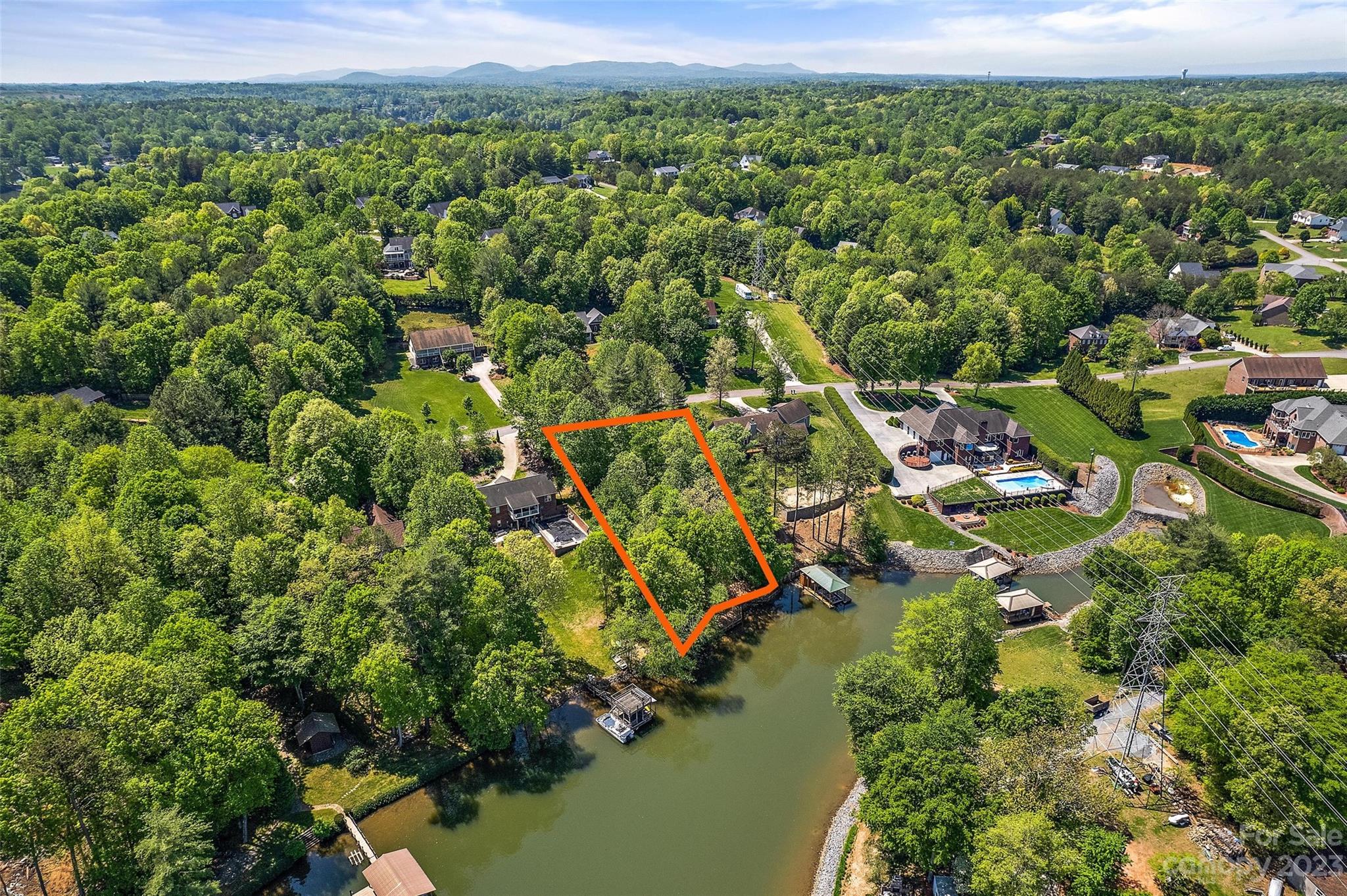 6730 Waterfront Drive Hickory, NC 28601 - Photo 6 of 12