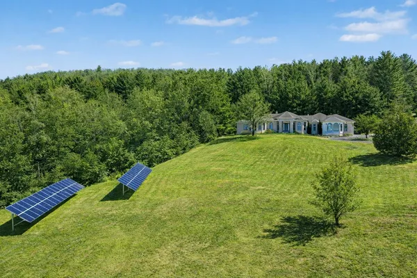 $1,100,000 | 11 Cedar Hill Drive, St. Albans Town, VT 05478