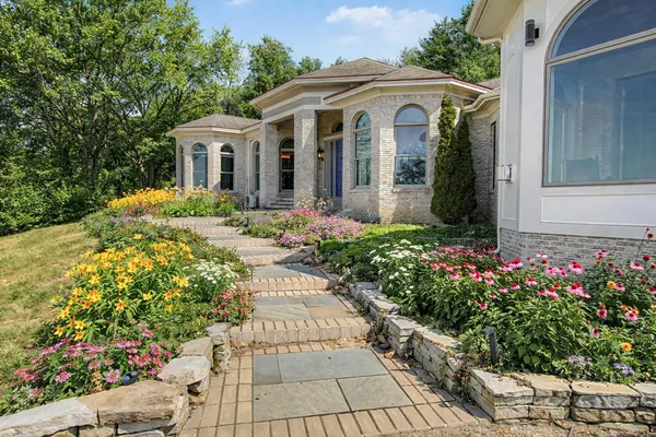 $1,100,000 | 11 Cedar Hill Drive, St. Albans Town, VT 05478