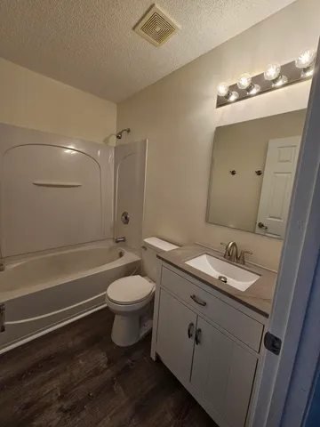 $295,500 | 1424 Pinethicket Drive, Summerville, SC 29486