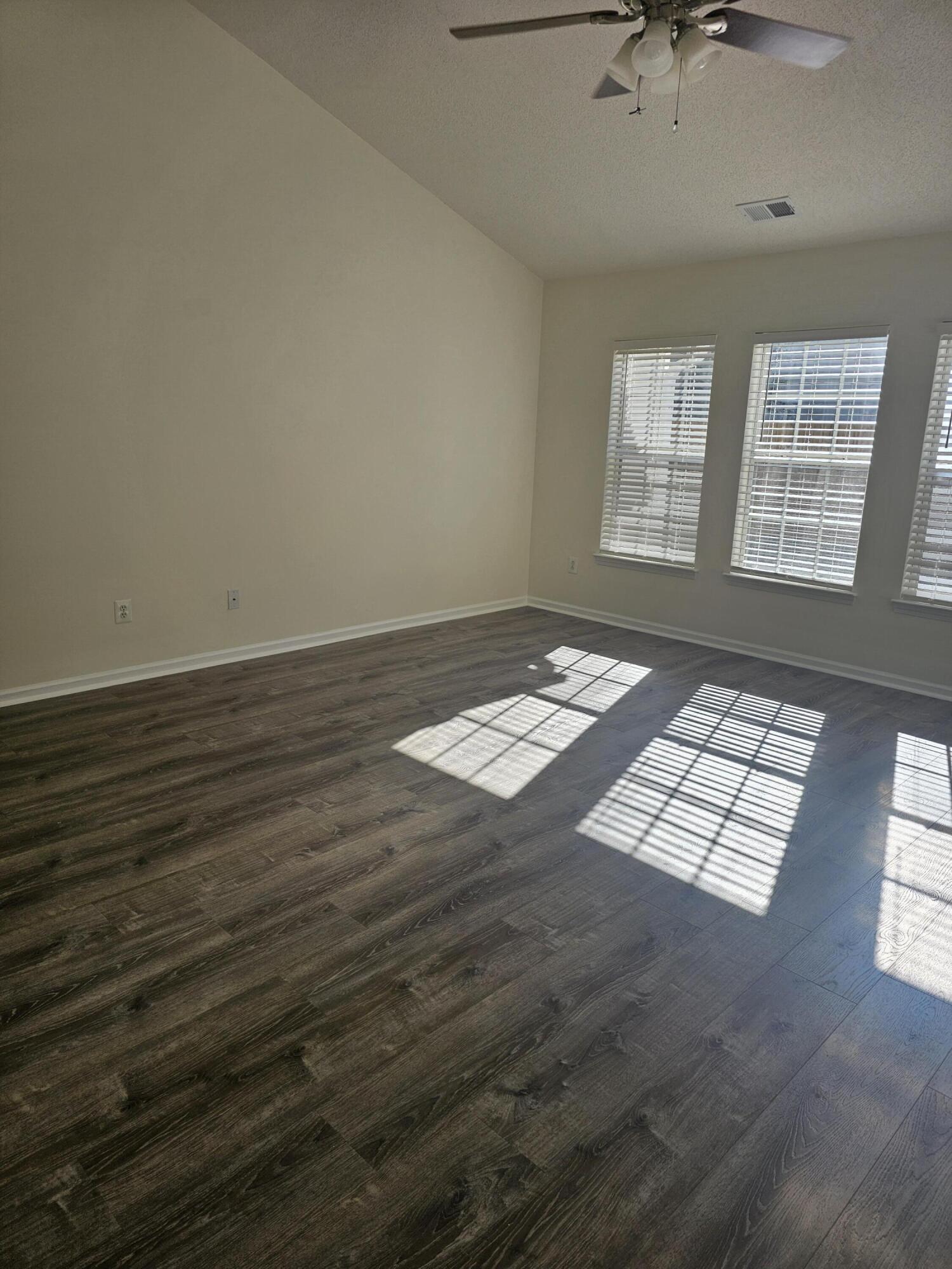 1424 Pinethicket Drive Summerville, SC 29486 - Photo 4 of 27 familyroom2.0