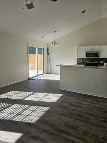 $295,500 | 1424 Pinethicket Drive, Summerville, SC 29486