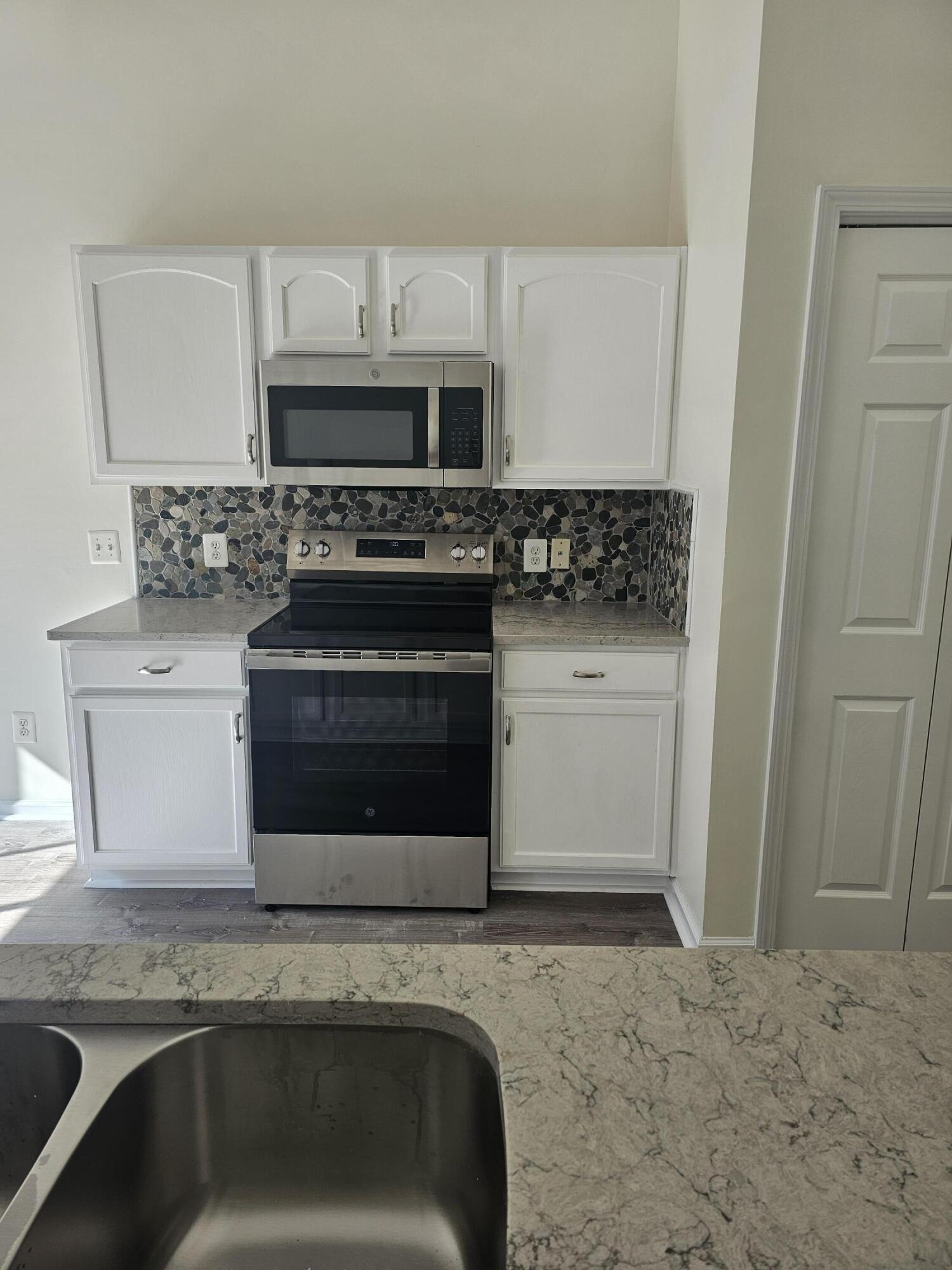 1424 Pinethicket Drive Summerville, SC 29486 - Photo 7 of 27 kitchen3