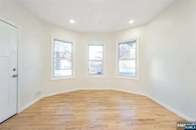 $799,900 | 1022 East 22nd Street, Paterson, NJ 07513