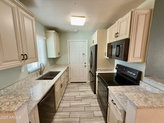 $1,600 | 4448 East Fremont Street, Phoenix, AZ 85042