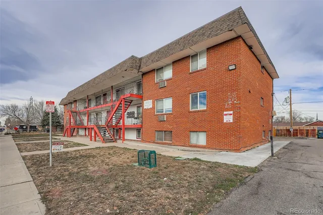 $1,295 | 1080 South Eliot Street, Unit 203, Denver, CO 80219