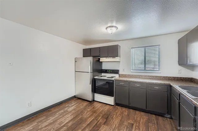 $1,295 | 1080 South Eliot Street, Unit 203, Denver, CO 80219