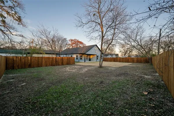 $355,000 | 411 West Elm Street, Whitewright, TX 75491