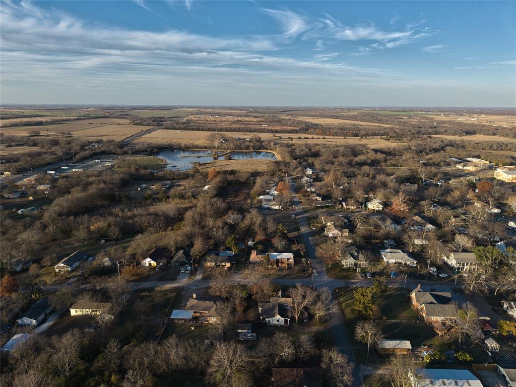 411 West Elm Street Whitewright, TX 75491 - Photo 25 of 26 a view of city and mountain