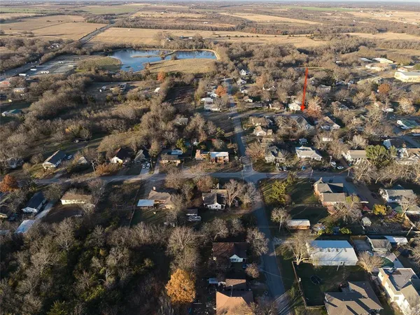 $355,000 | 411 West Elm Street, Whitewright, TX 75491