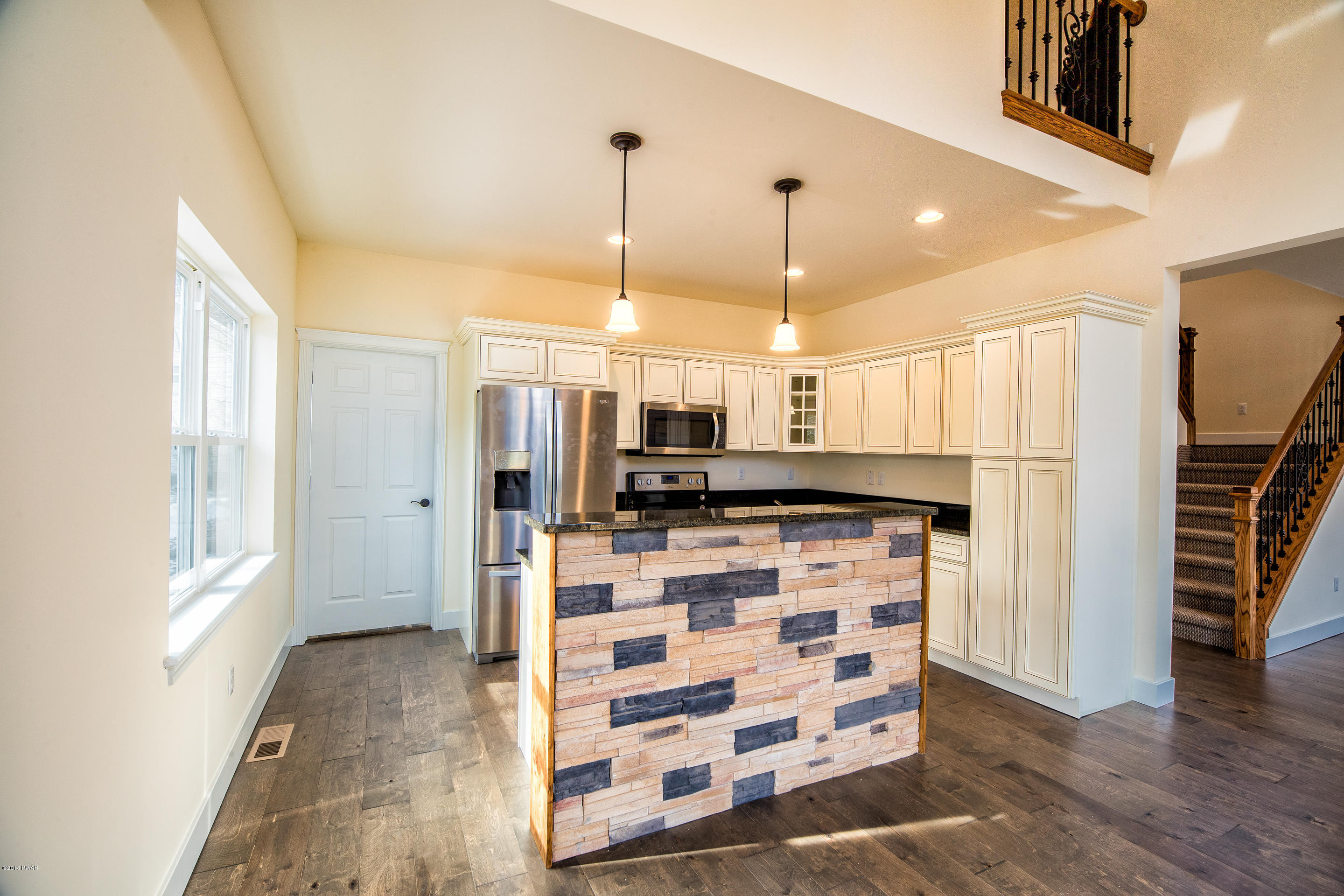 266 West Lakeview Road Lackawaxen, PA 18435 - Photo 11 of 18