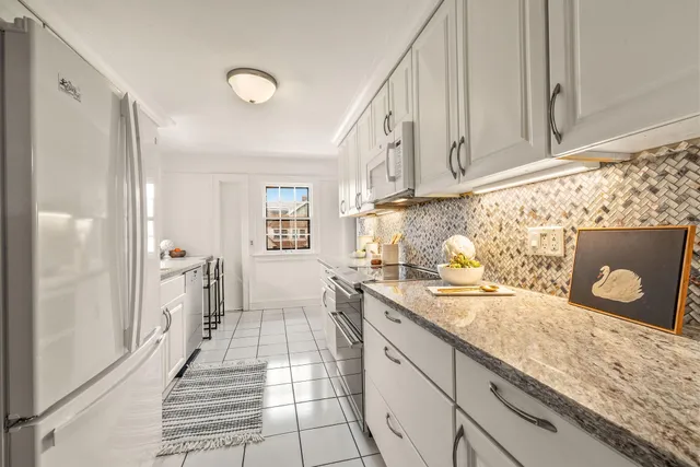 $849,900 | 2123 East Beverly Road, Shorewood, WI 53211