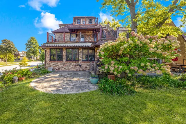 $849,900 | 2123 East Beverly Road, Shorewood, WI 53211