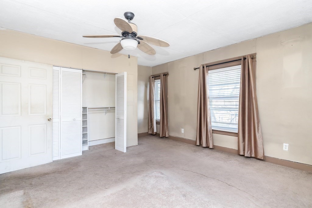 7-9 Cornell Street Springfield, MA 01109 - Photo 12 of 40 a view of empty room with ceiling fan