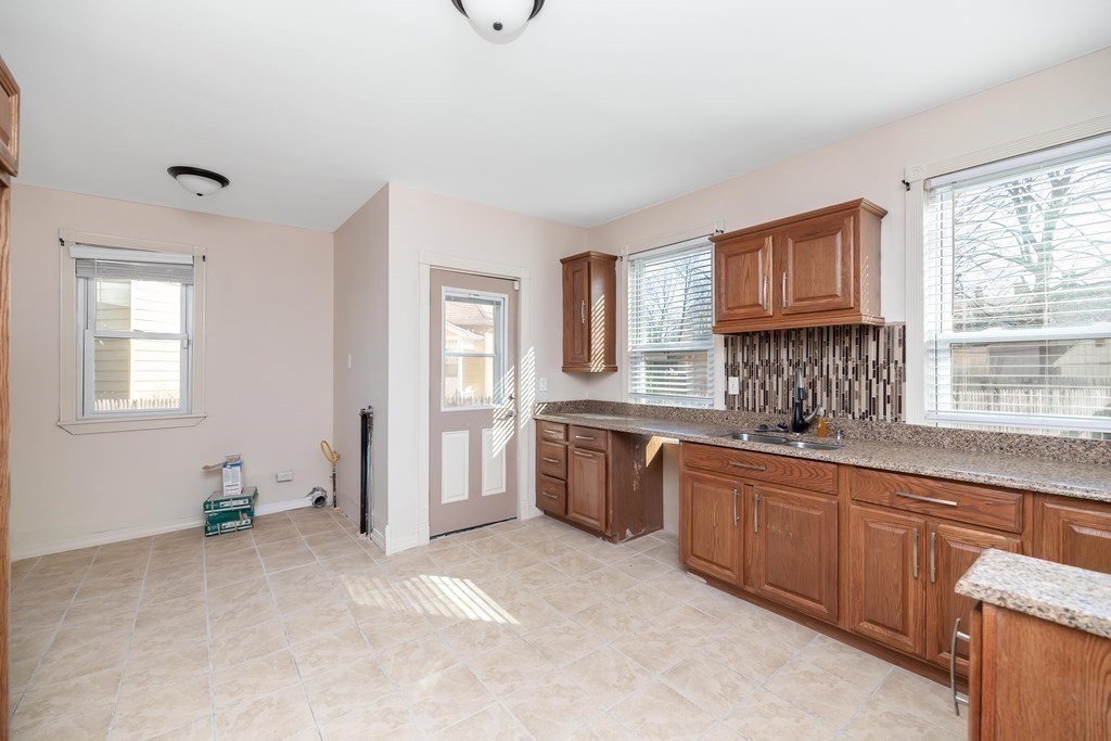 7-9 Cornell Street Springfield, MA 01109 - Photo 10 of 40