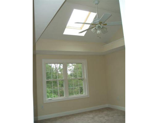 1 Ockway Street, Unit RIGHT SIDE Worcester, MA 01604 - Photo 7 of 12 Gallery Image 7