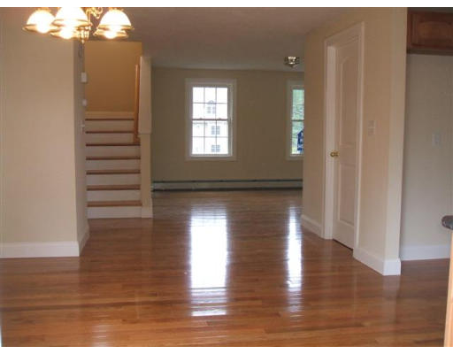 1 Ockway Street, Unit RIGHT SIDE Worcester, MA 01604 - Photo 10 of 12 Gallery Image 10