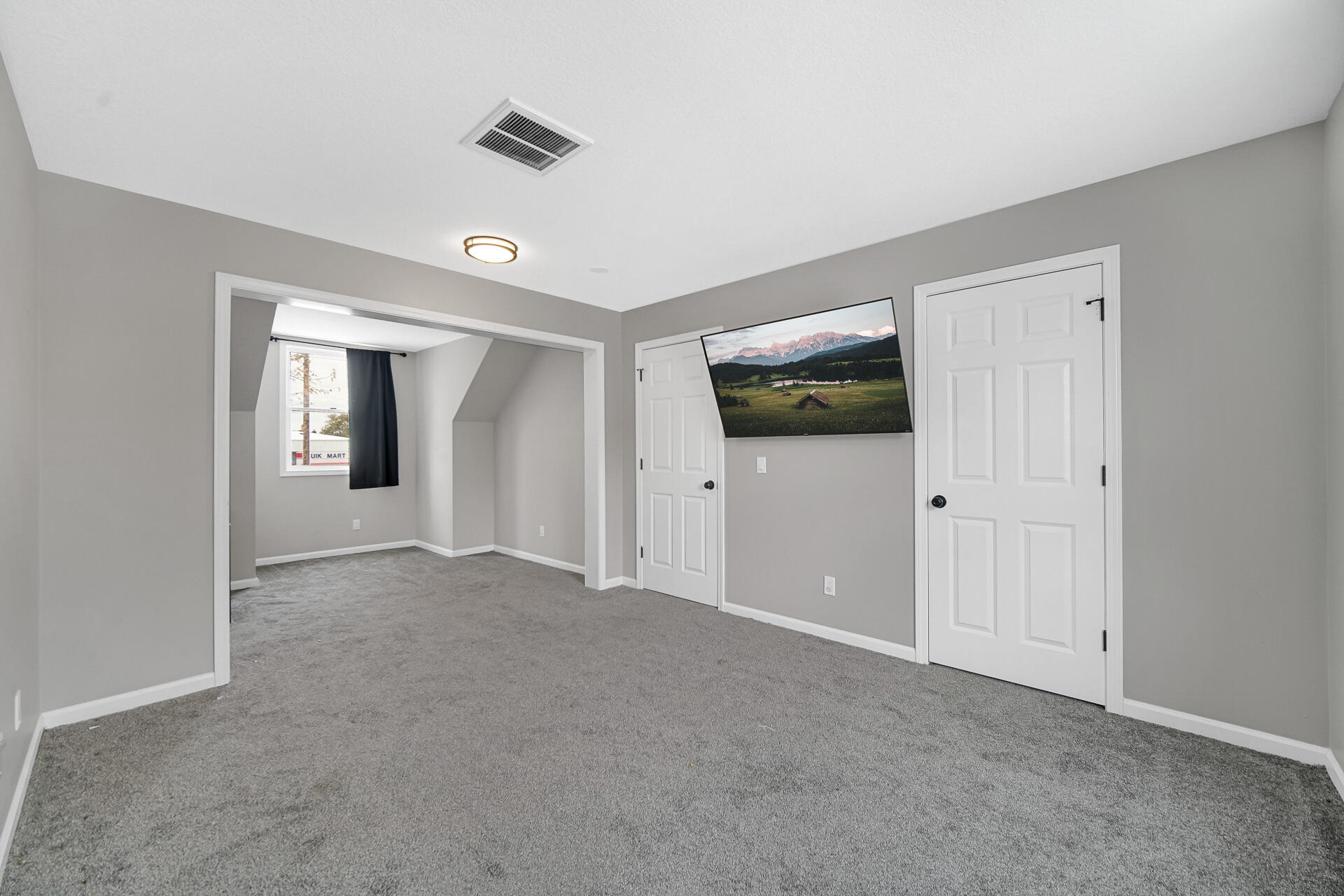 3028 West 15th Avenue Gary, IN 46404 - Photo 22 of 30 a view of an empty room with window and closet area
