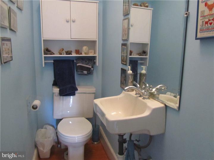100 East Waverly Road Glenside, PA 19038 - Photo 9 of 25 Bathroom