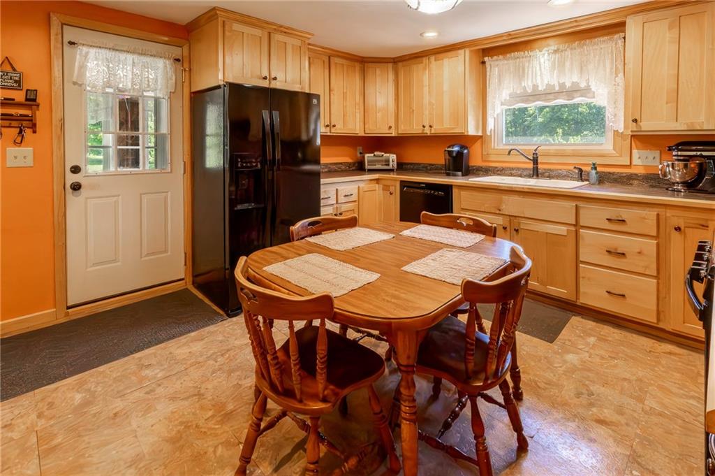 610 North Liberty Road Grove City, PA 16127 - Photo 8 of 21