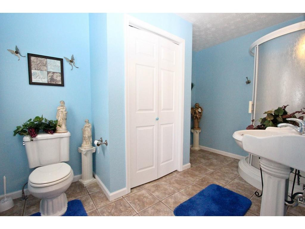 1042 Splashaway Road Newport, TN 37821 - Photo 24 of 24 Pool House Bath