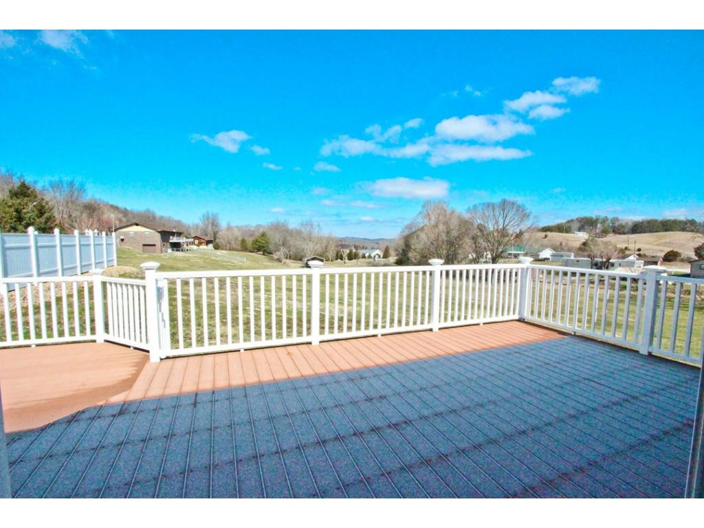 1042 Splashaway Road Newport, TN 37821 - Photo 10 of 24 Photo 10