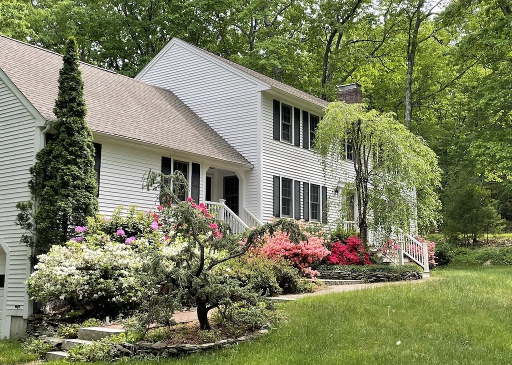 67 Sears Road Southborough, MA 01772 - Photo 5 of 40 Gallery Image 5