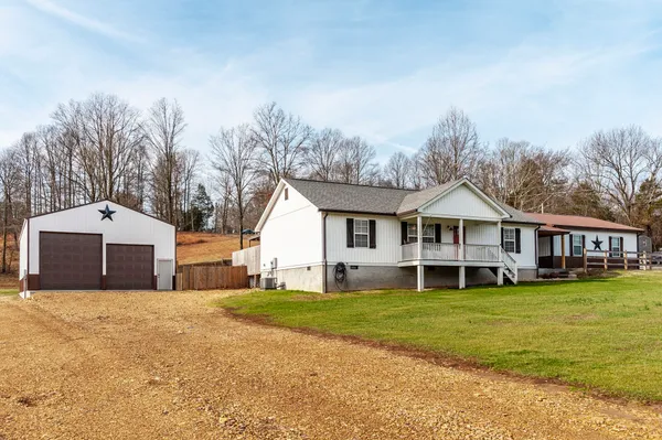 $449,900 | 15 Raccoon Road, Westmoreland, TN 37186