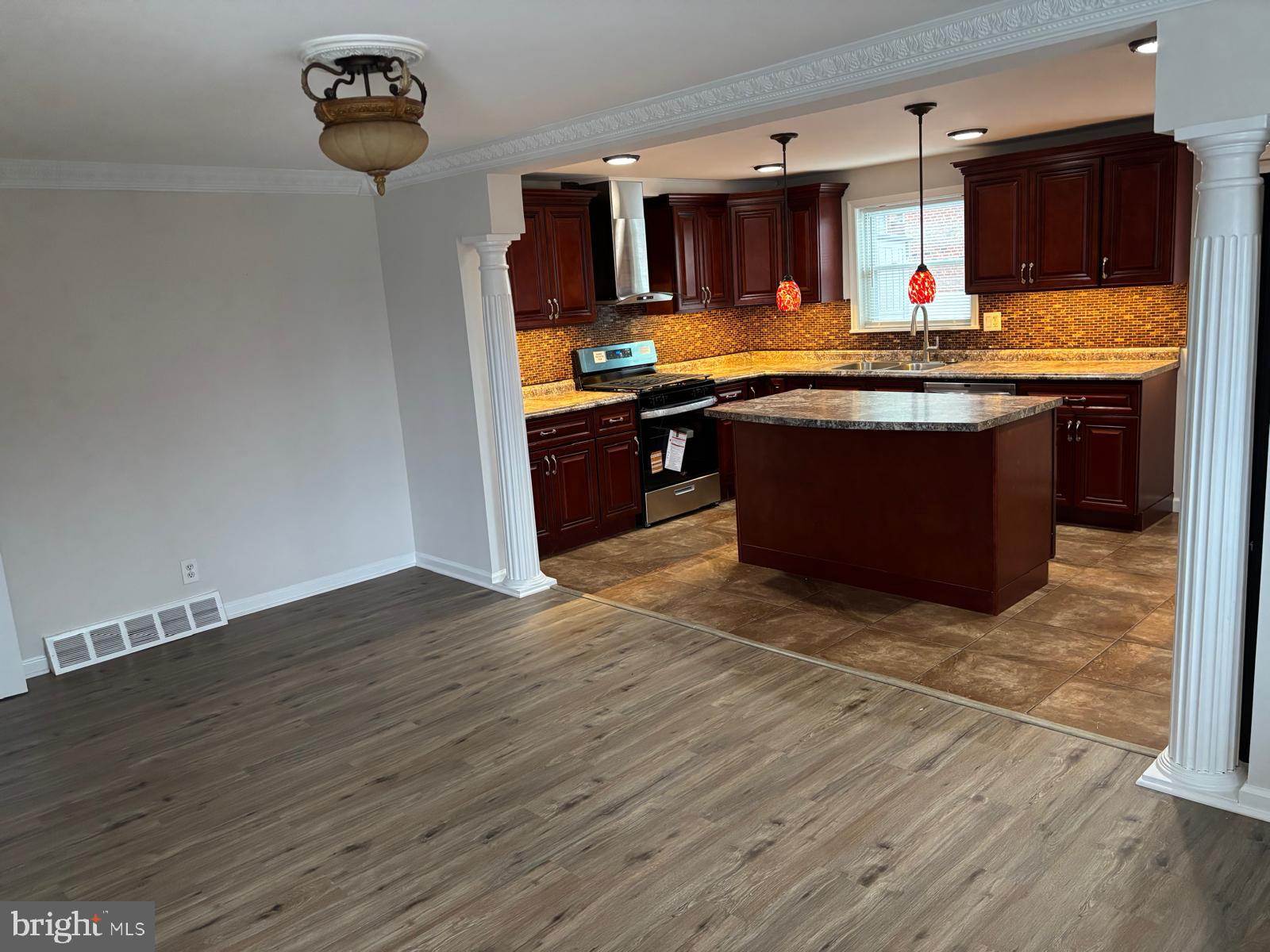 8428 Verree Road Philadelphia, PA 19111 - Photo 3 of 15 Gallery Image 3