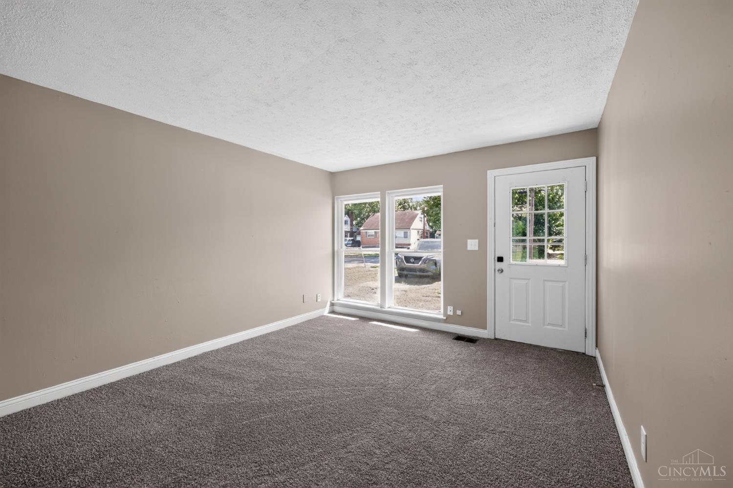 8745 Daly Road Cincinnati, OH 45231 - Photo 6 of 31 Gallery Image 6