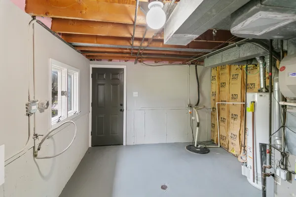 a view of a storage & utility room