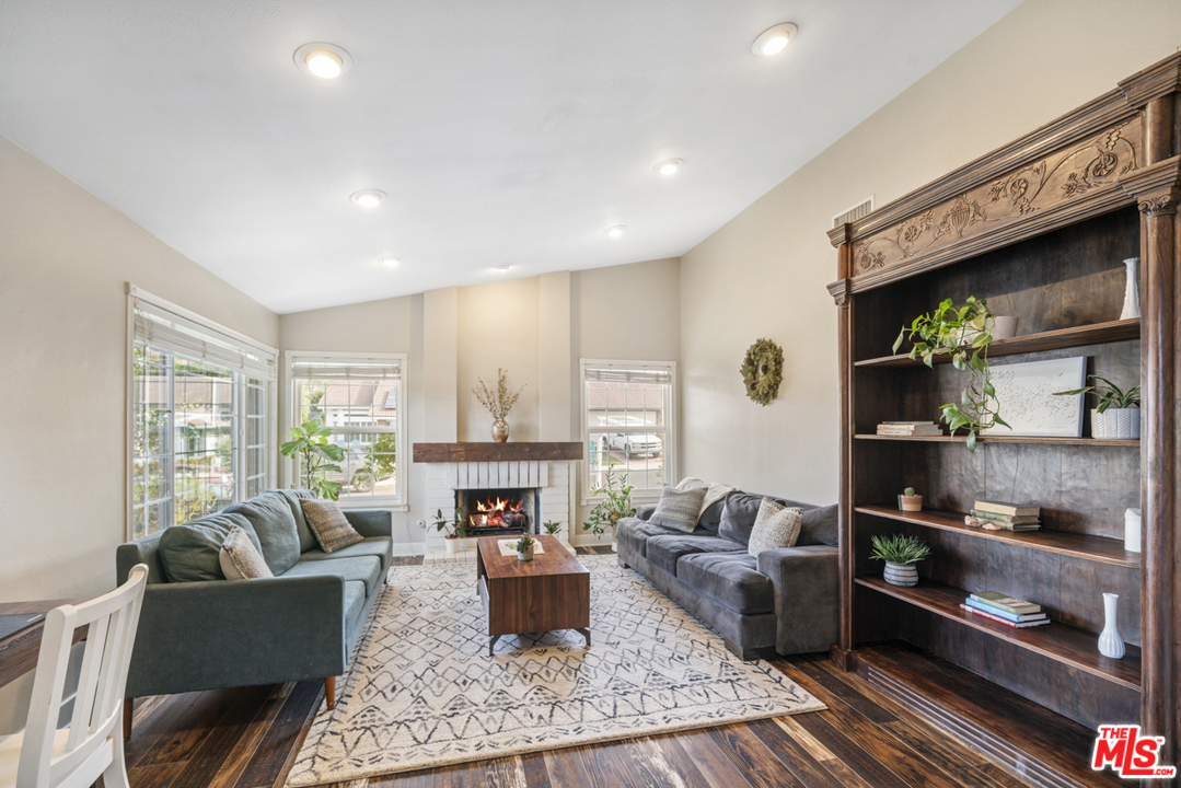 4367 Laurelhurst Road Moorpark, CA 93021 - Photo 11 of 19