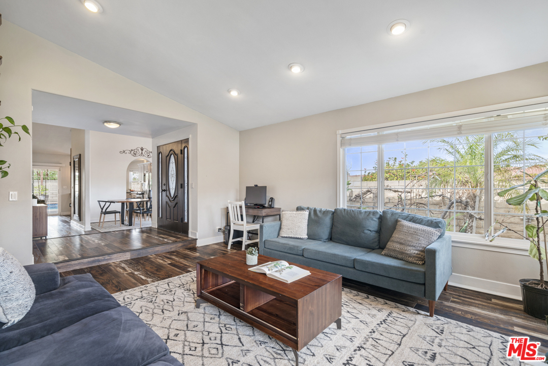 4367 Laurelhurst Road Moorpark, CA 93021 - Photo 12 of 19