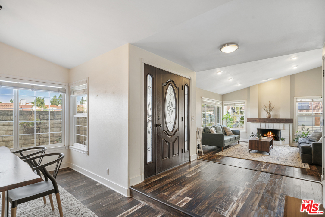 4367 Laurelhurst Road Moorpark, CA 93021 - Photo 4 of 19