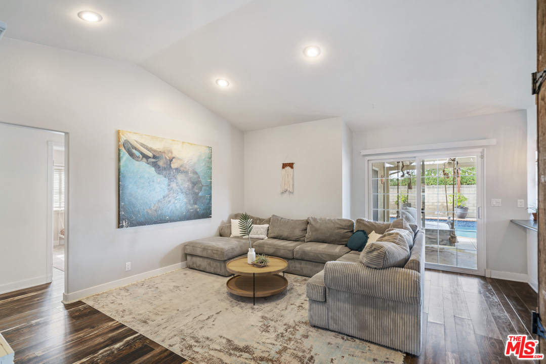 4367 Laurelhurst Road Moorpark, CA 93021 - Photo 8 of 19