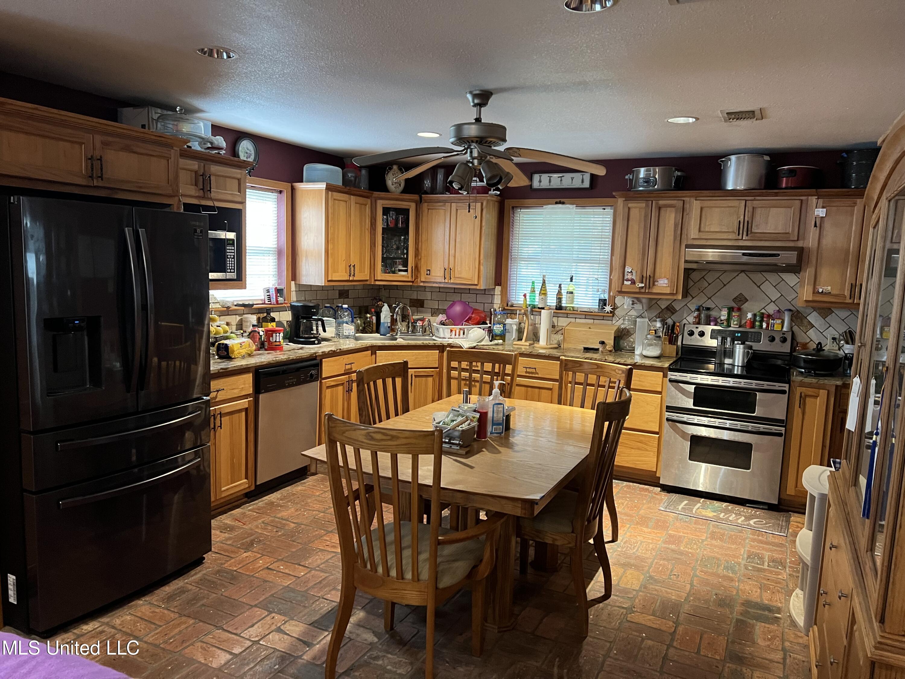 55 East K V Road Perkinston, MS 39573 - Photo 3 of 18 IMG-2113