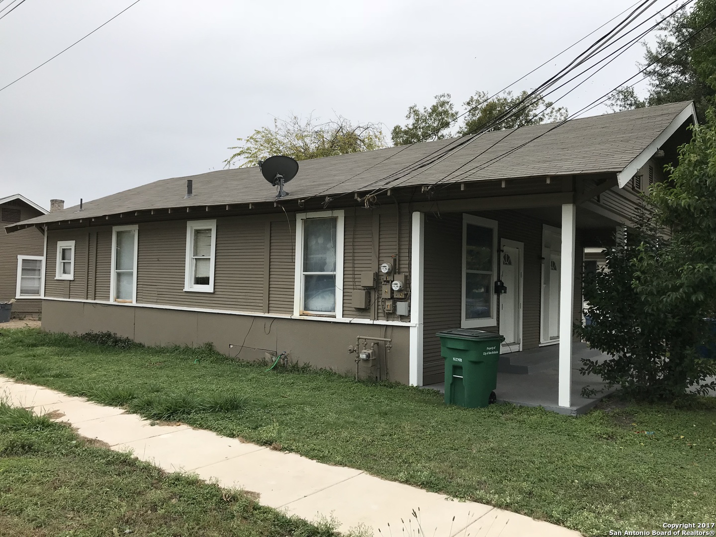 730 Carolina Street, Unit 1 San Antonio, TX 78210 - Photo 3 of 9 a view of a house with a yard