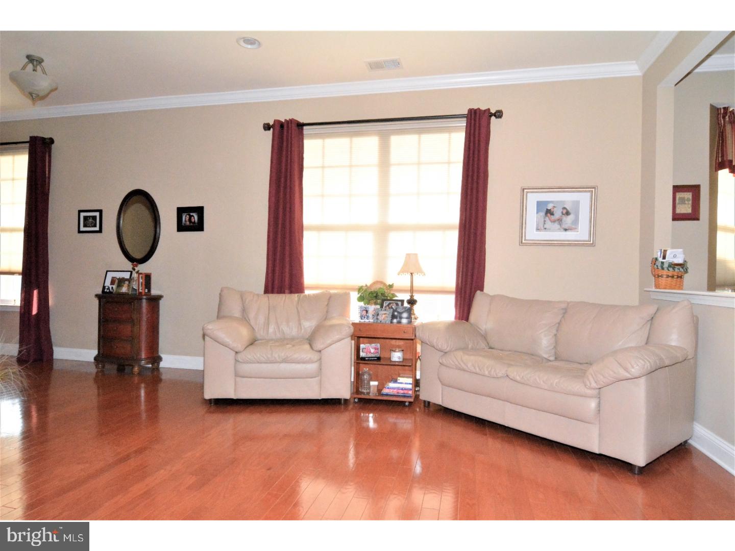 7 Hylton Road Woolwich Township, NJ 08085 - Photo 3 of 19 Living Room