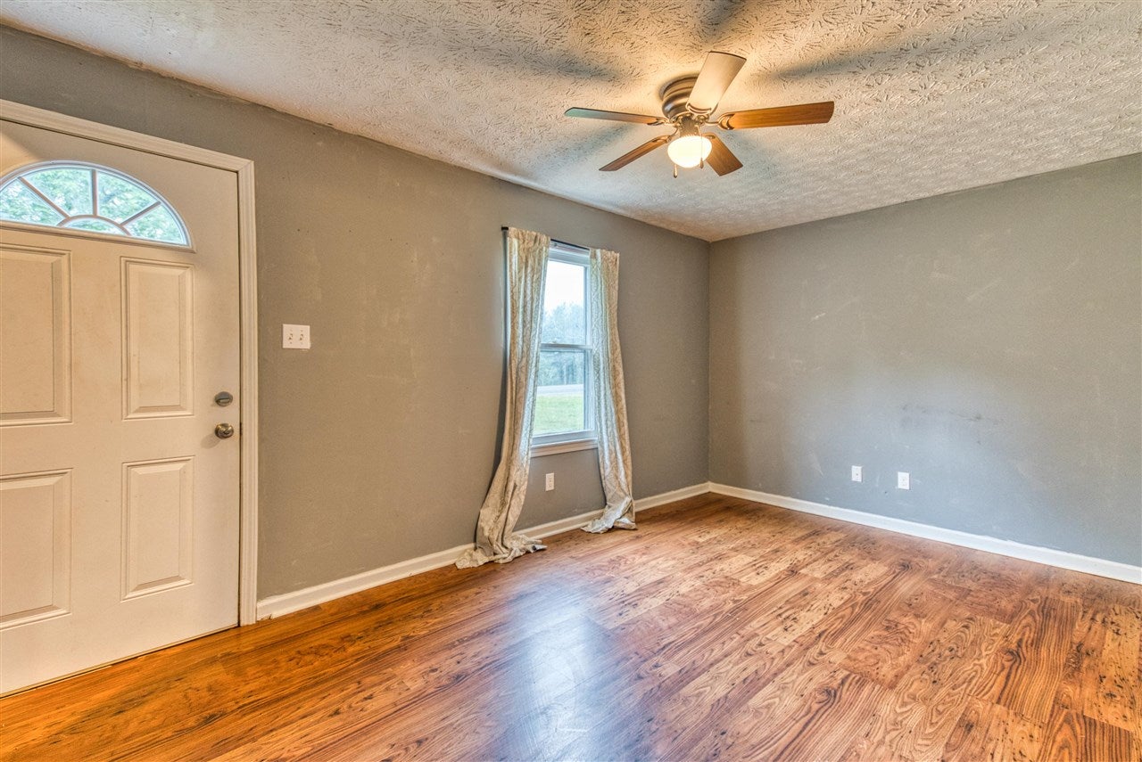 6825 Lewisburg Road Russellville, KY 42276 - Photo 2 of 29 Gallery Image 2