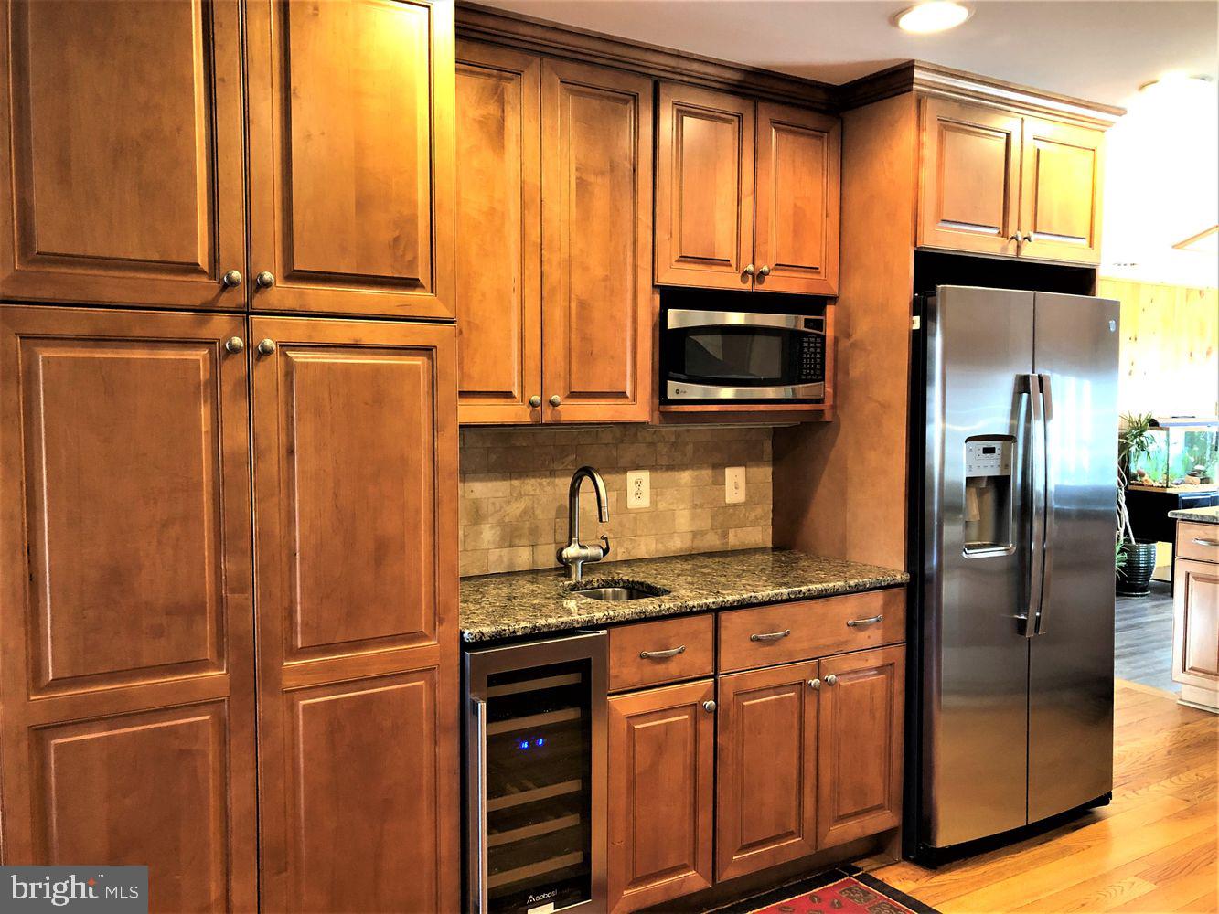 12401 Beall Spring Road Potomac, MD 20854 - Photo 11 of 28