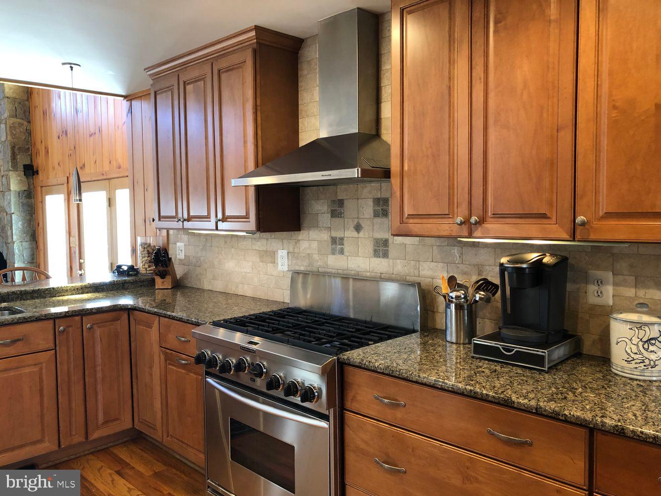 12401 Beall Spring Road Potomac, MD 20854 - Photo 12 of 28