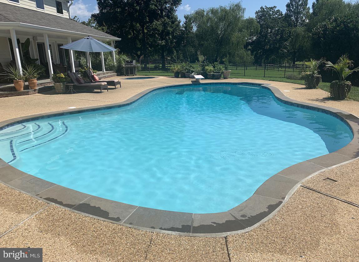 12401 Beall Spring Road Potomac, MD 20854 - Photo 3 of 28