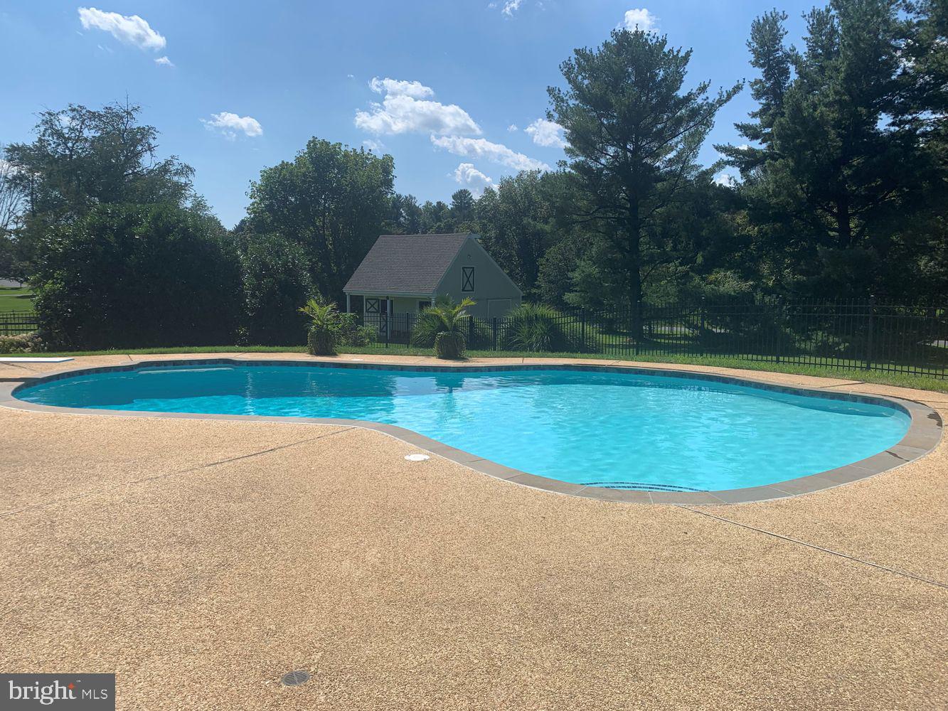 12401 Beall Spring Road Potomac, MD 20854 - Photo 4 of 28