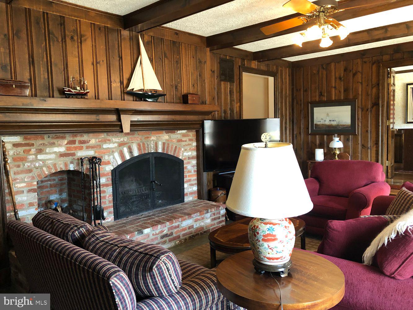 12401 Beall Spring Road Potomac, MD 20854 - Photo 9 of 28