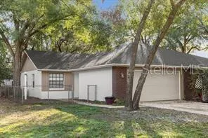 $2,000 | 445 Lakeside Place, Casselberry, FL 32707