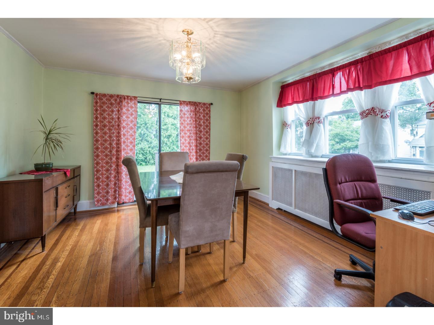 118 Kenmore Road Upper Darby, PA 19082 - Photo 8 of 25 Dining Room