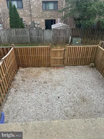 $370,000 | 6976 Knighthood Lane, Columbia, MD 21045